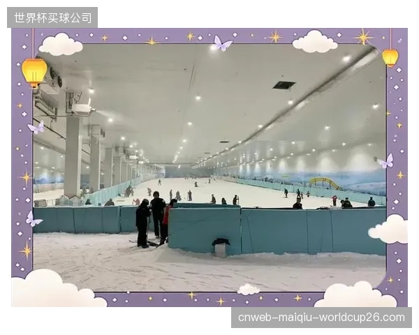 北京乔波冰雪世界通过引入VR滑雪设备，如何打破季节限制，实现全年盈利？